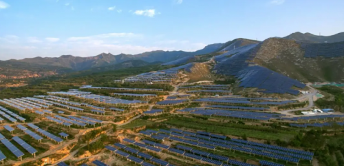 隨著光伏發(fā)電成本再次下降“光伏+儲能”迎來了(圖1) 太陽能發(fā)電廠